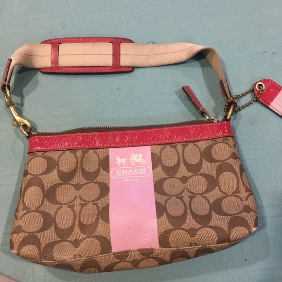 COACH HERITAGE PINK STRIPE SIGNATURE DEMI - Picture 1 of 3
